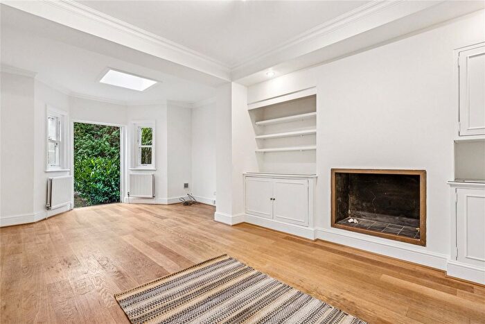 3 Bedroom Flat To Rent In St Quintin Avenue, London, W10