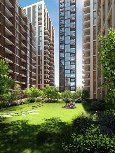 2 Bedroom Apartment For Sale In Chartwell House, Powd, Battersea Park, SW11