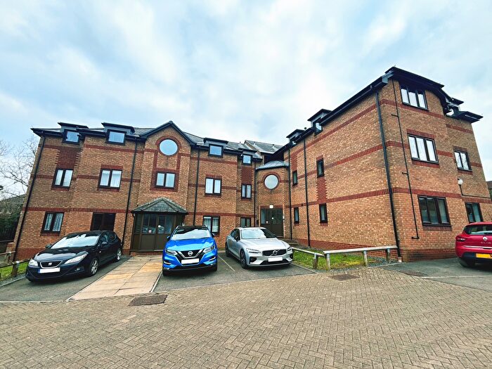 2 Bedroom Flat To Rent In Whitley Mead, Bristol, BS34