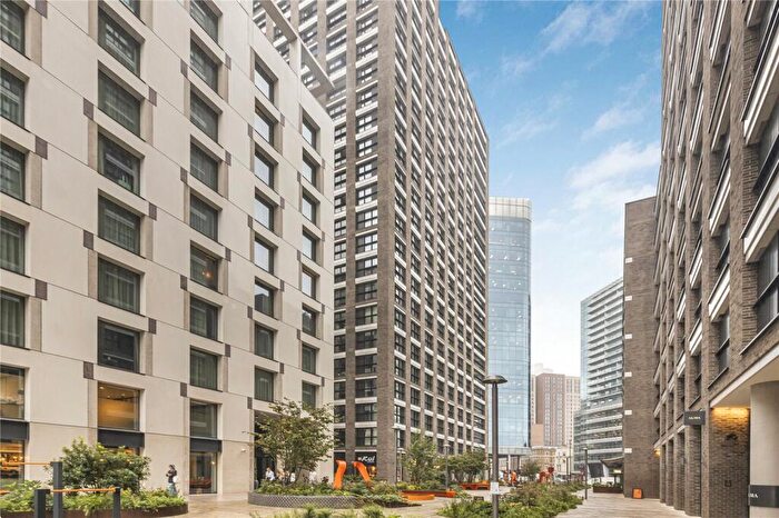 3 Bedroom Apartment For Sale In Wiverton Tower, Aldgate Place, New Drum Street, Aldgate, E1
