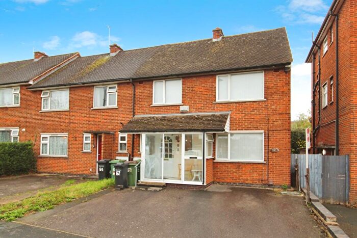 4 Bedroom End Of Terrace House For Sale In Brabazon Road, Oadby, Leicester, LE2
