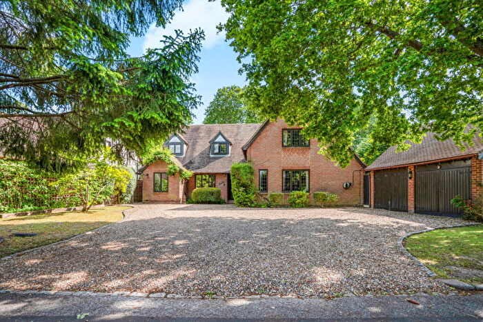 5 Bedroom Detached House For Sale In Heathway, Leatherhead, KT24