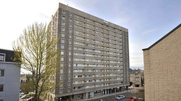2 Bedroom Flat To Rent In Thistle Court, Rosemount, Aberdeen, AB10