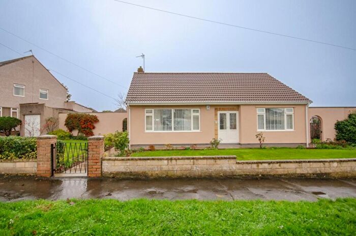 3 Bedroom Detached Bungalow For Sale In Blackhorse Road, Mangotsfield, Bristol, BS16