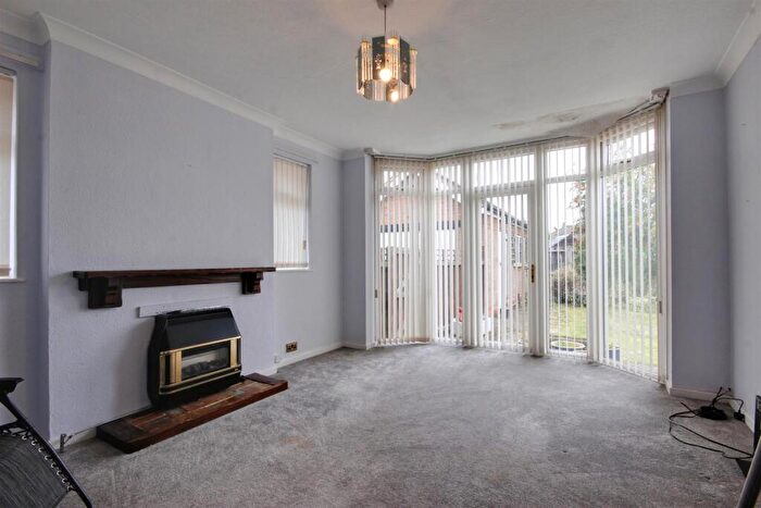 2 Bedroom Semi-Detached Bungalow For Sale In Oakdene, Cottingham, HU16