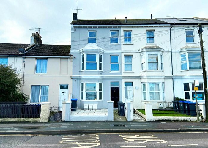 2 Bedroom Flat To Rent In Teville Road, Worthing, West Sussex, BN11