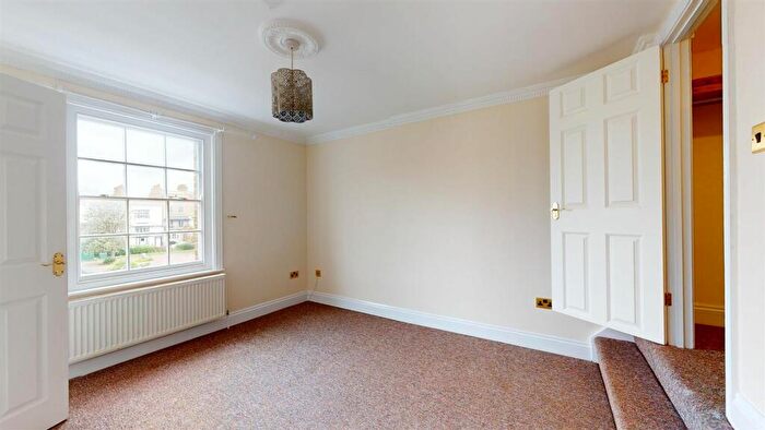 4 Bedroom House To Rent In Spencer Square, Ramsgate, CT11