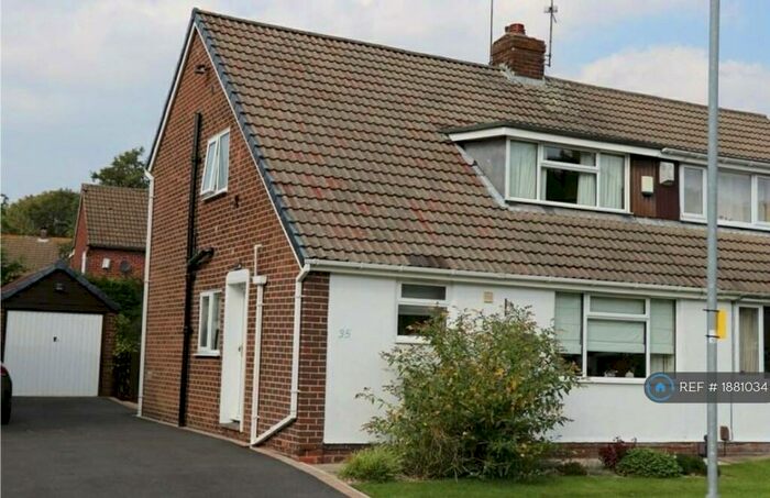 3 Bedroom Semi-Detached House To Rent In Barfield Crescent, Leeds, LS17