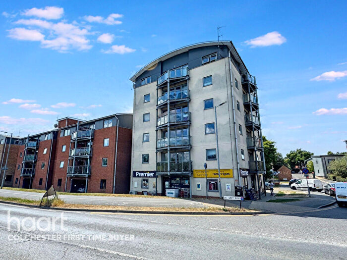 2 Bedroom Apartment For Sale In De Grey Road, Colchester, CO4