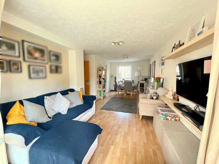 2 Bedroom Apartment To Rent In Goldsmiths Court, Southampton, SO14