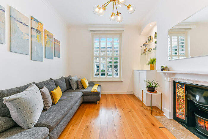 1 Bedroom Flat To Rent In Gunter Grove, SW10