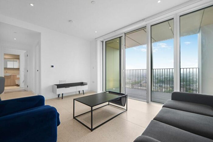 2 Bedroom Apartment To Rent In Cendal Crescent London, E1