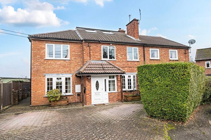 4 Bedroom Semi Detached House For Sale In Ashley Green, Buckinghamshire, HP5
