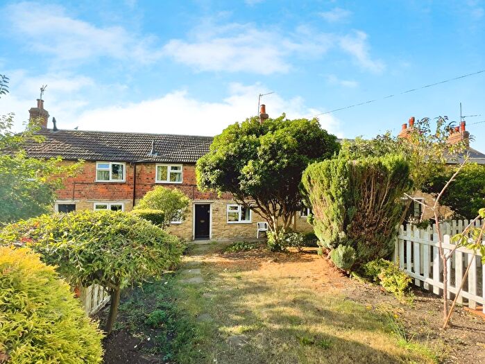 3 Bedroom Cottage To Rent In High Street, Carlton, MK43