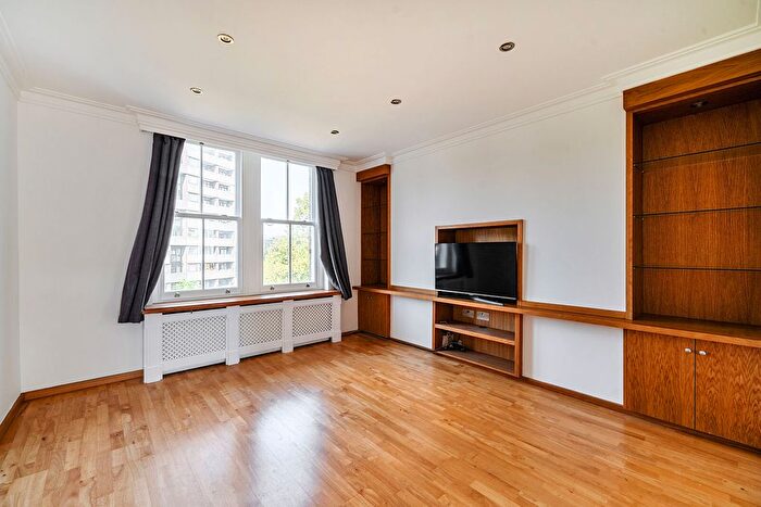 2 Bedroom Flat For Sale In Chapter Chambers, Westminster, London, SW1P