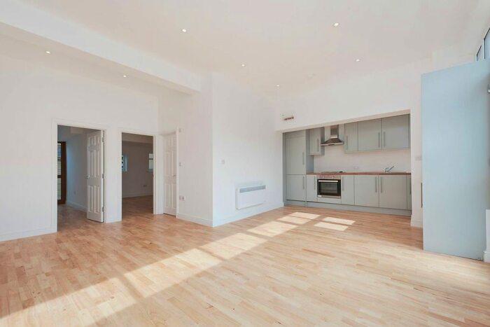 2 Bedroom Flat To Rent In Northborough Road, Norbury, London, SW16