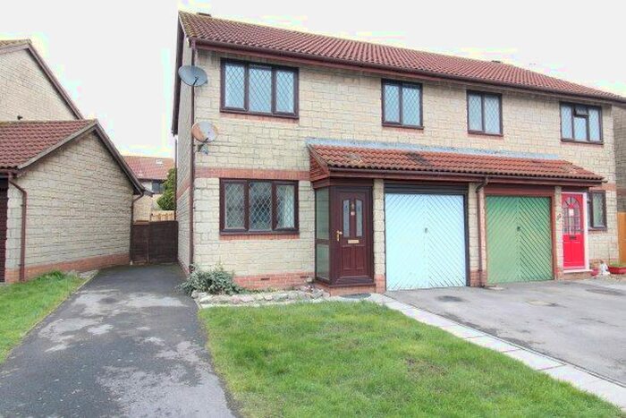 4 Bedroom Semi-Detached House To Rent In Worle, Weston-Super-Mare, BS22