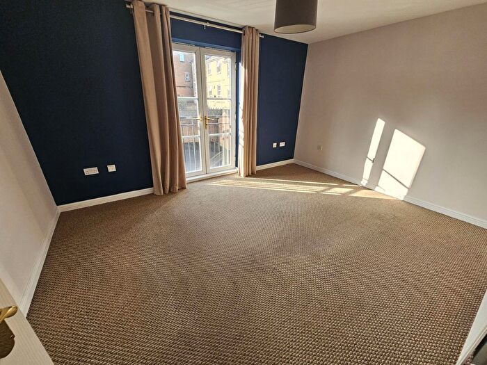 2 Bedroom Semi-Detached House To Rent In Broom Mills Road, Bradford, LS28