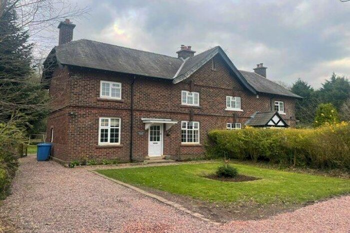 4 Bedroom Cottage To Rent In Dairy Farm Cottage, Warrington, WA4