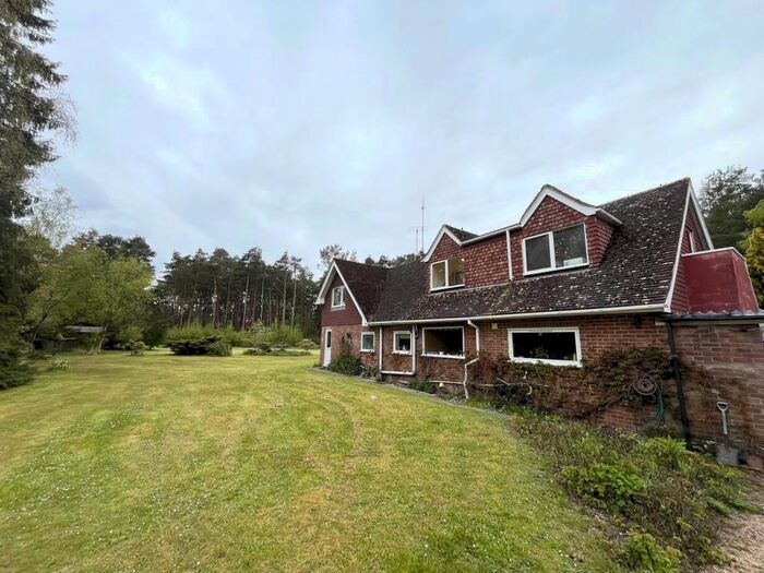 1 Bedroom Studio To Rent In Lowicks Road, Rushmoor, Farnham, GU10