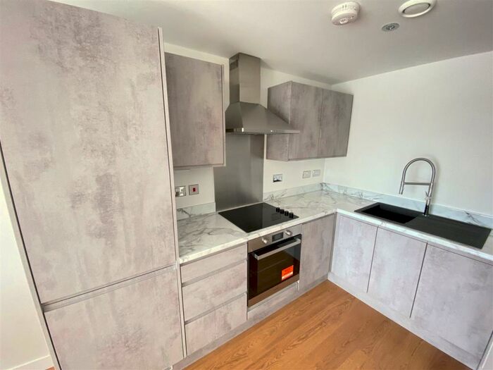 2 Bedroom Apartment To Rent In Two Bedroom Apartment - Victoria Riverside Atkinson Street, Hunslet, Leeds, LS10