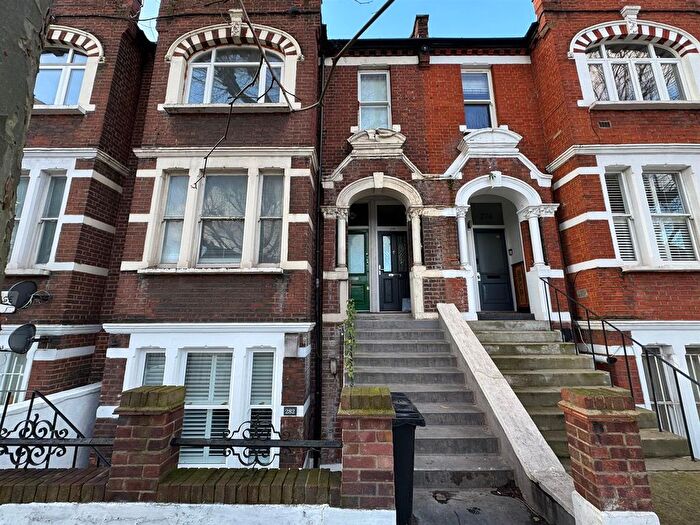 2 Bedroom Flat To Rent In Wandsworth Bridge Road, London, SW6