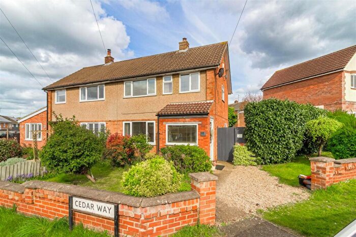 3 Bedroom Semi Detached House To Rent In Cedar Way Wellingborough Northants, NN8