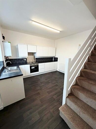 2 Bedroom Property To Rent In Whiteacre Road, Ashton-Under-Lyne, OL6