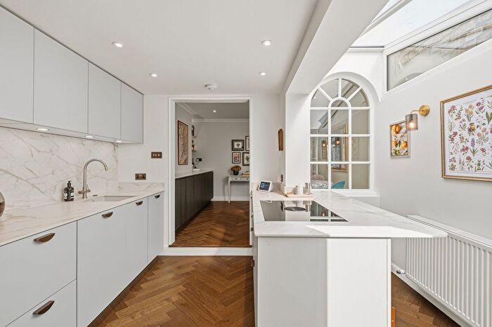 2 Bedroom Terraced House For Sale In South Road, Weybridge, KT13