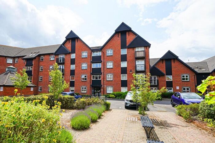 2 Bedroom Flat For Sale In The Wharf, Leighton Buzzard, LU7