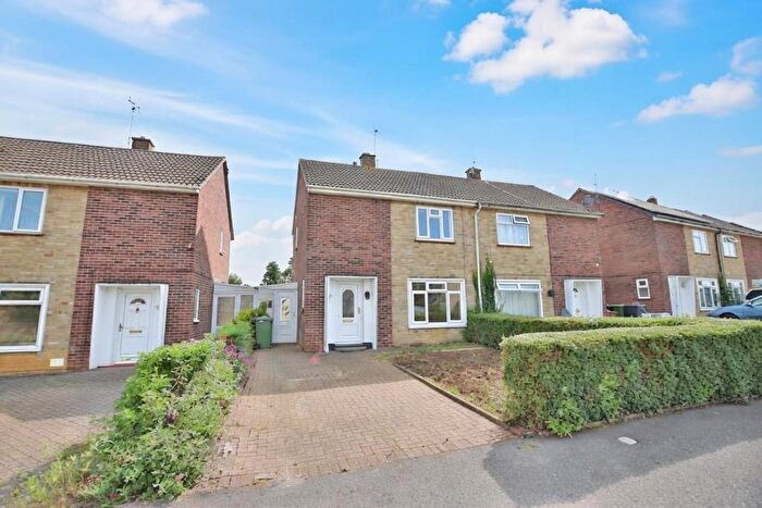 2 Bedroom Semi Detached House For Sale In Malvern Road, Peterborough, PE4