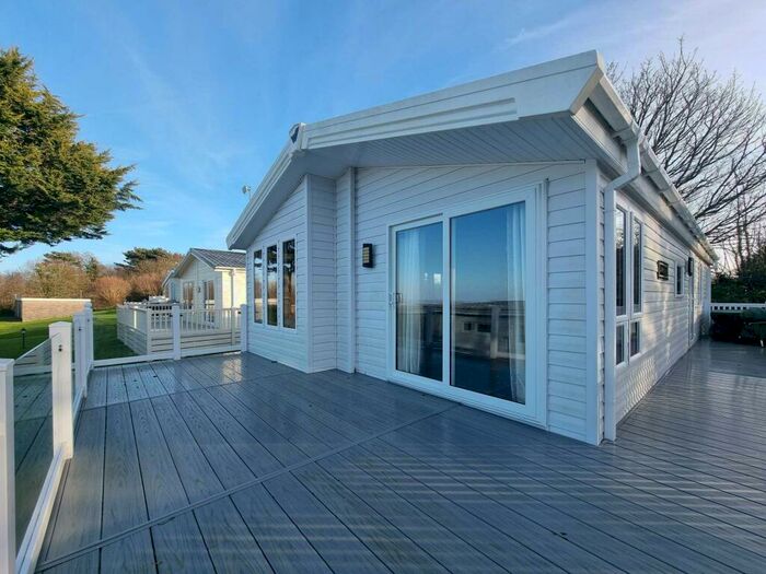 2 Bedroom Lodge For Sale In Bideford Bay, Bucks Cross, EX39