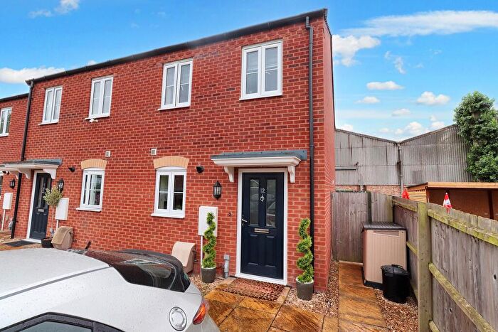2 Bedroom End Of Terrace House For Sale In Highgrove Court, Spalding, PE11