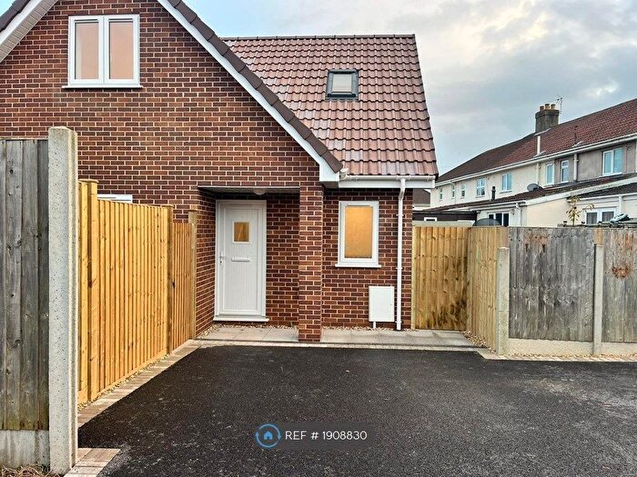 2 Bedroom Detached House To Rent In Capell Close, Weston-Super-Mare, BS22