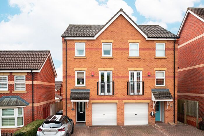 3 Bedroom Semi Detached House For Sale In Stubley Drive, Dronfield Woodhouse, Dronfield, S18