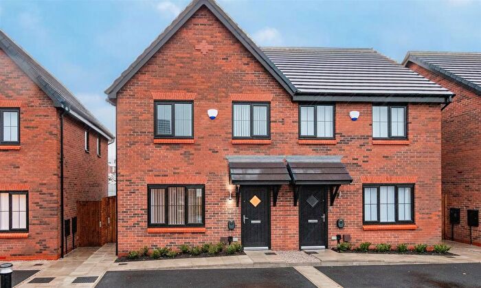 3 Bedroom Semi Detached House To Rent In Barton Quarter, Horwich, BL6