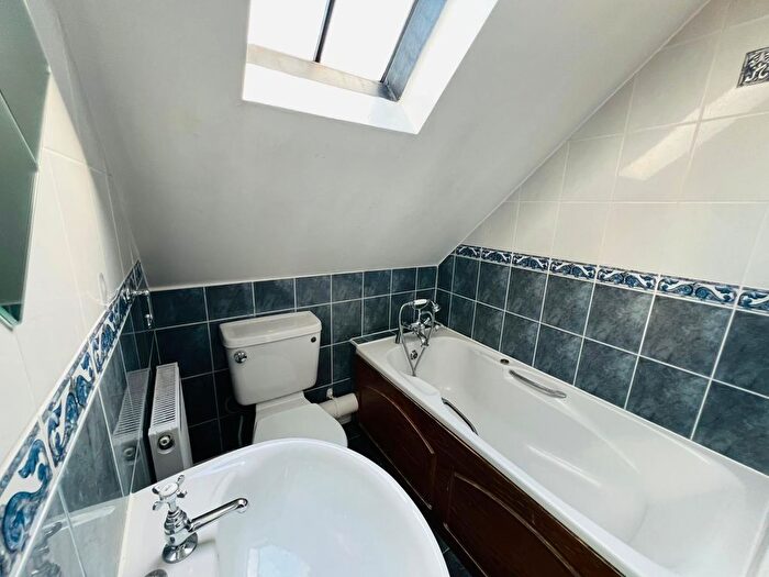 2 Bedroom Property To Rent In Blackwater Road, Eastbourne, BN21