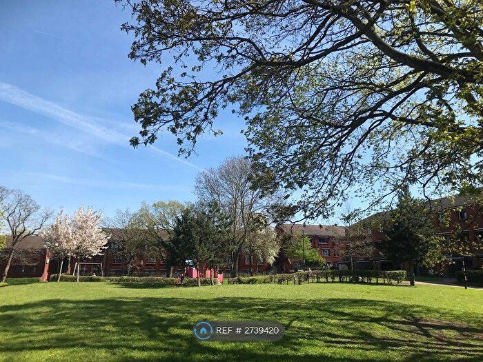 2 Bedroom Flat To Rent In Lee, London, SE12