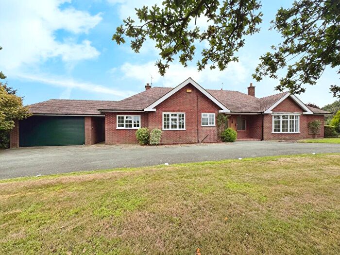 3 Bedroom Detached Bungalow To Rent In Mile Oak, Church Minshull, Nantwich, CW5