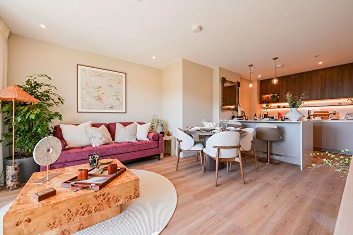 1 Bedroom Flat For Sale In Bow Green, Bow, E3