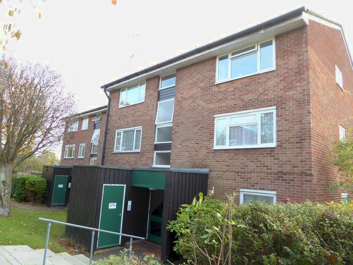 1 Bedroom Flat To Rent In Middlefields, Pixton Way, Forestdale CR0