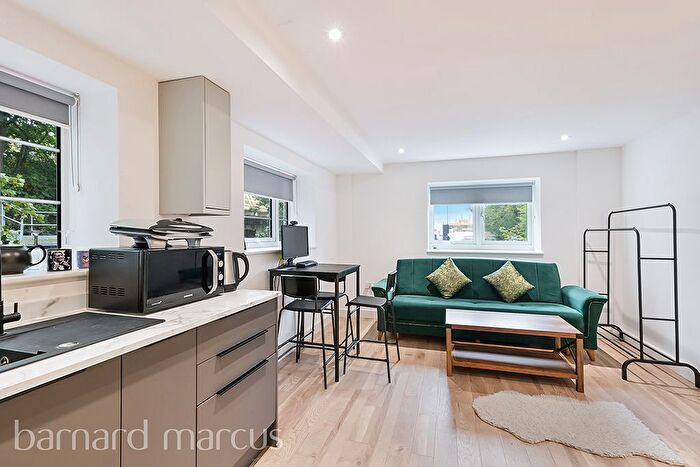 1 Bedroom Flat To Rent In Windmill Lane, Hanwell, UB2