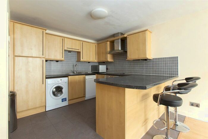 1 Bedroom Flat To Rent In Edinburgh, EH8