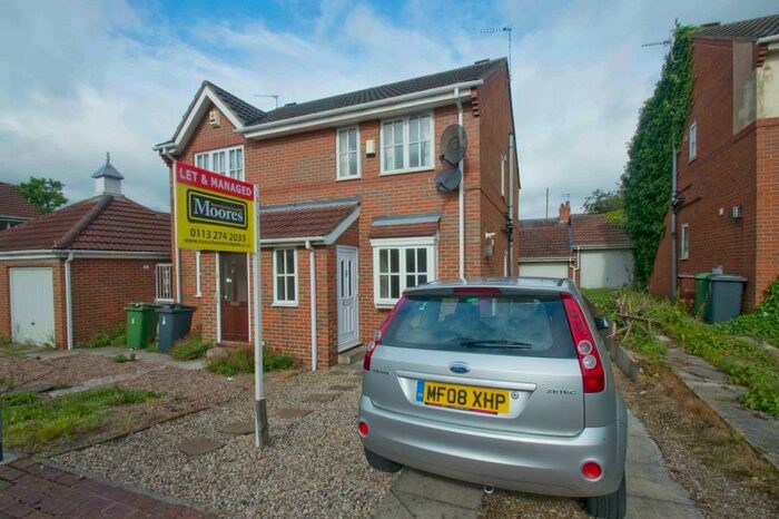 2 Bedroom Semi-Detached House To Rent In The Wickets, Meanwood, Leeds, LS6