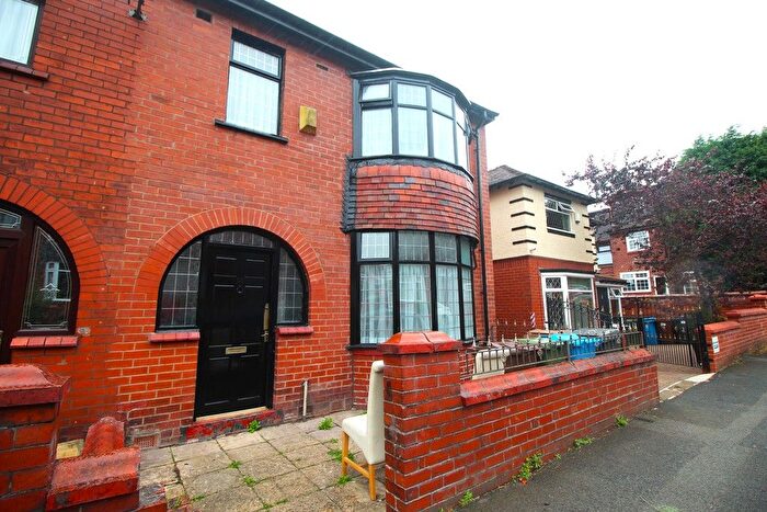 3 Bedroom Semi-Detached House To Rent In Eton Avenue, Oldham, OL8