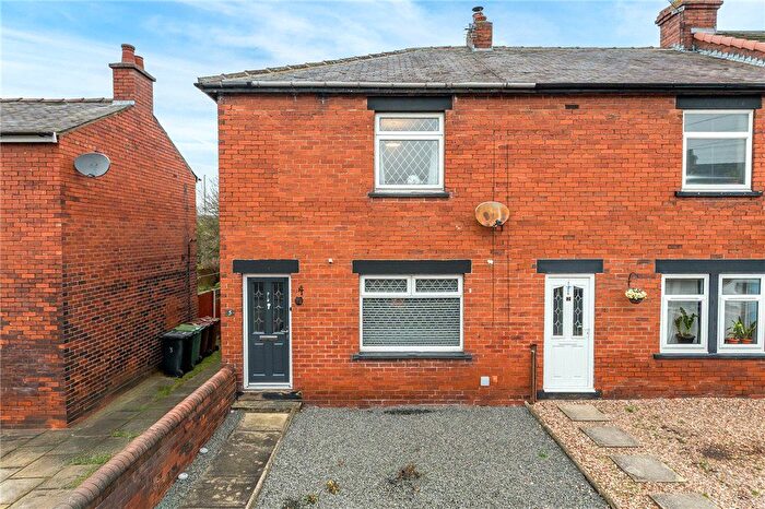 2 Bedroom End Terrace House For Sale In Syke Avenue, Tingley, Wakefield, West Yorkshire, WF3