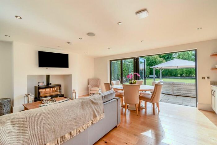 5 Bedroom Detached House For Sale In Plough Wents Road, Chart Sutton, Maidstone, ME17