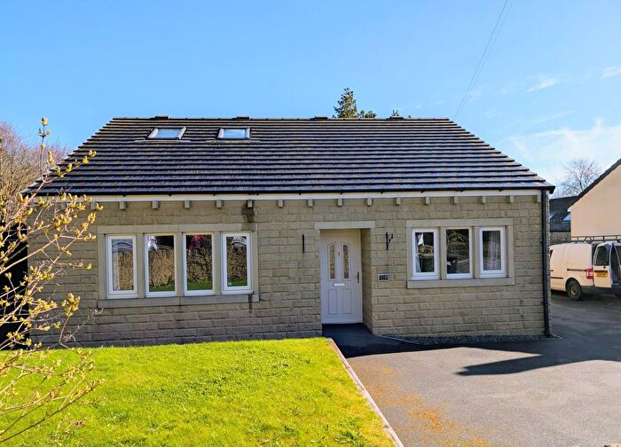 3 Bedroom Detached House To Rent In Laund Road, Huddersfield, West Yorkshire, HD3