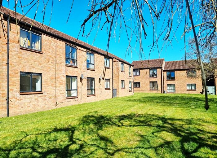 1 Bedroom Flat To Rent In Blakeney Road, Stevenage, SG1