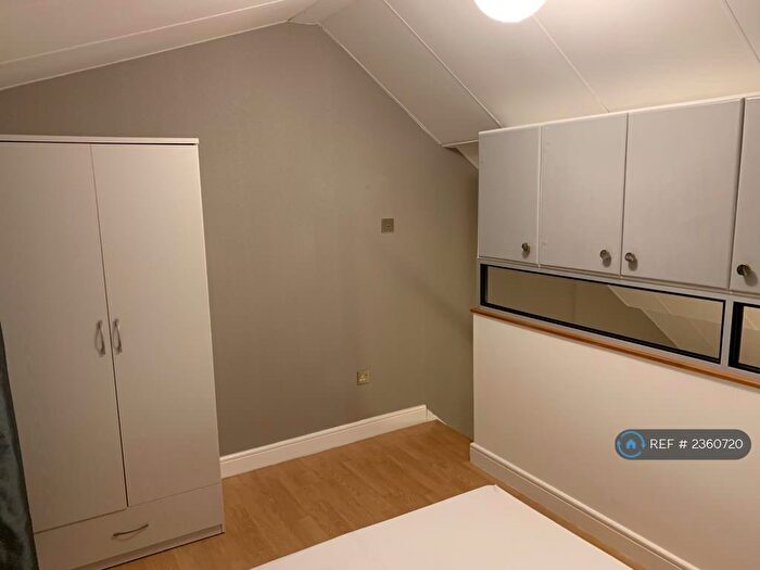 1 Bedroom Terraced House To Rent In Kensington Gardens, Carlton, Nottingham, NG4